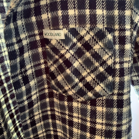 Cropped Plaid Button-Up - Picture 4 of 7